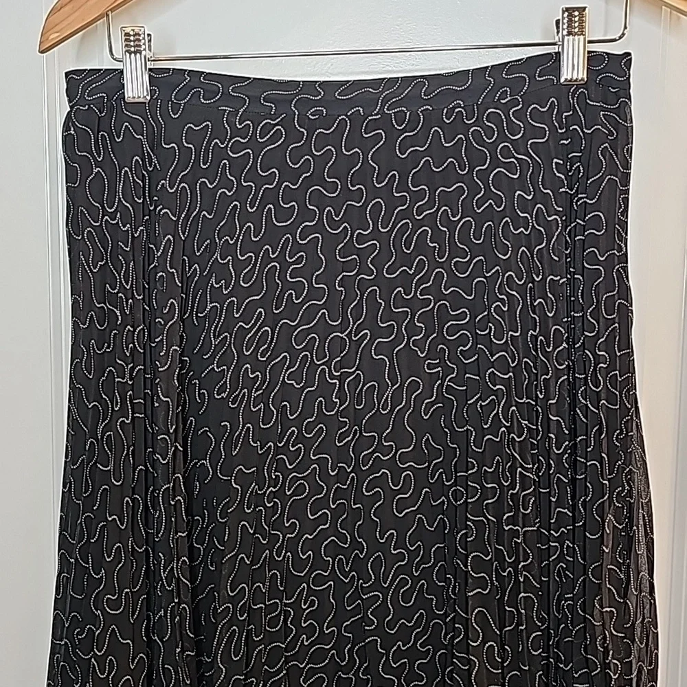Club Monaco Black Pleated Claudia Chiffon Skirt - Size 8